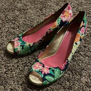 Lilly Pulitzer Peep toe Wedges “Getaway Garden” flower pattern.